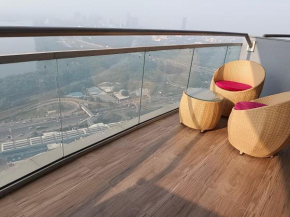 Luxury Stay at 22nd Floor-Noida